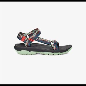 Men’s Tevas. Igloo collaboration. NWT. Comes with the box.
